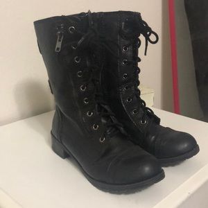 Combat boots